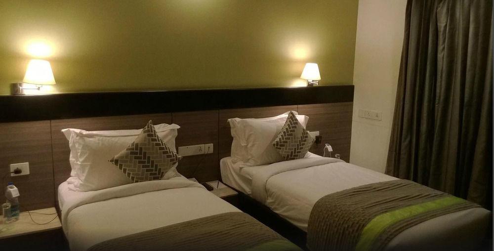 Leisure Inn Grand Chanakya Dźajpur Zewnętrze zdjęcie