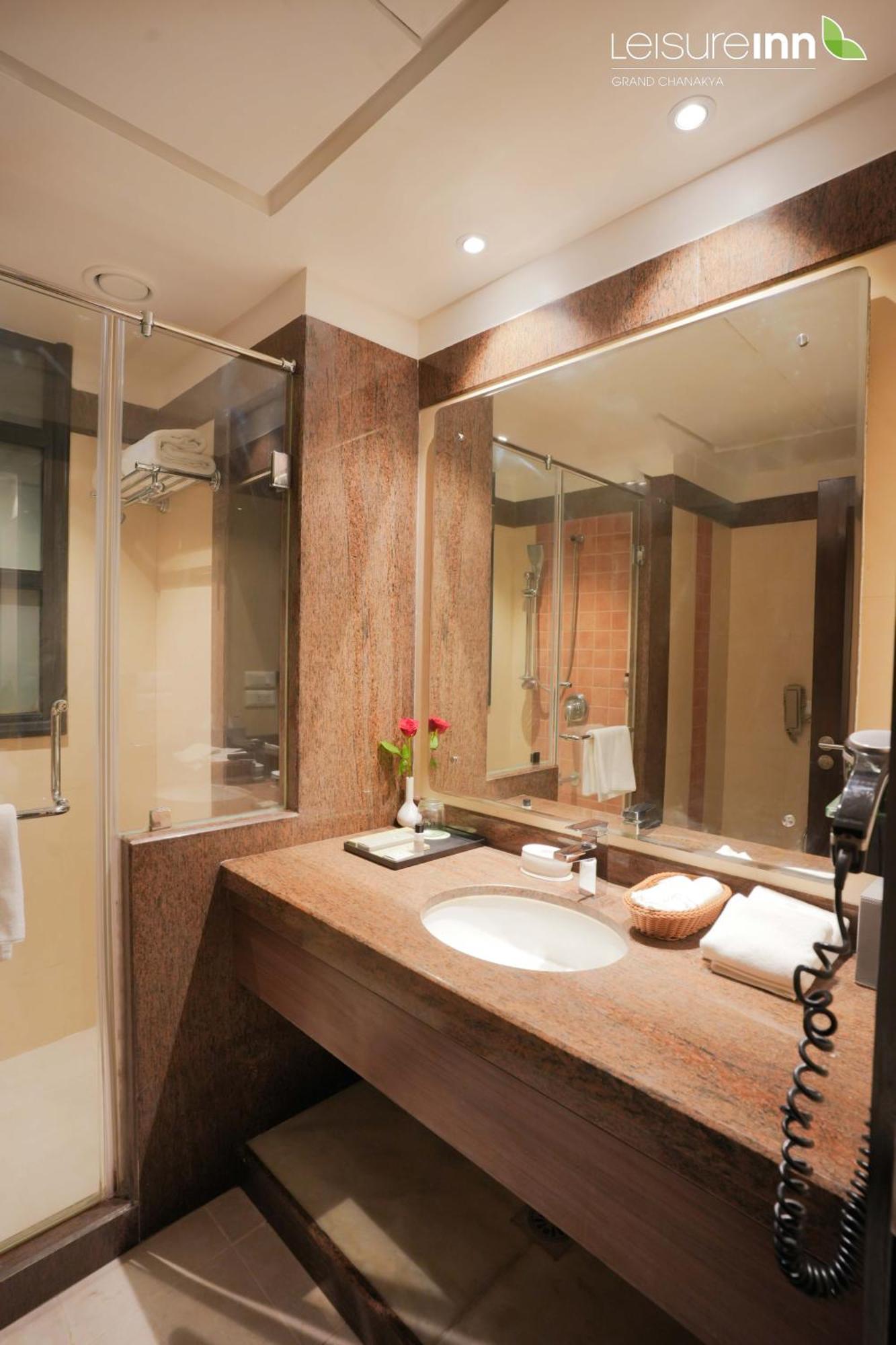 Leisure Inn Grand Chanakya Dźajpur Zewnętrze zdjęcie