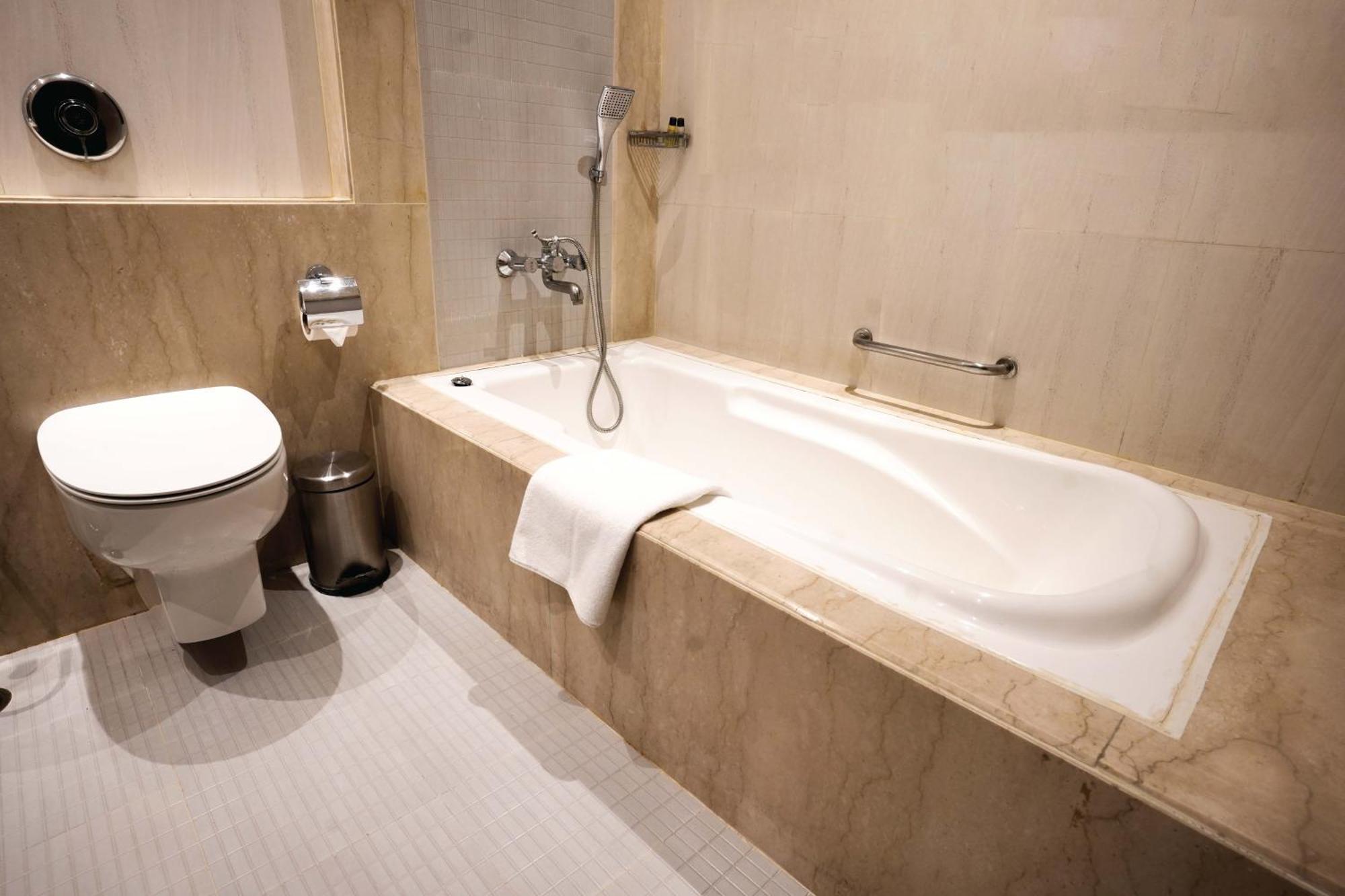 Leisure Inn Grand Chanakya Dźajpur Zewnętrze zdjęcie