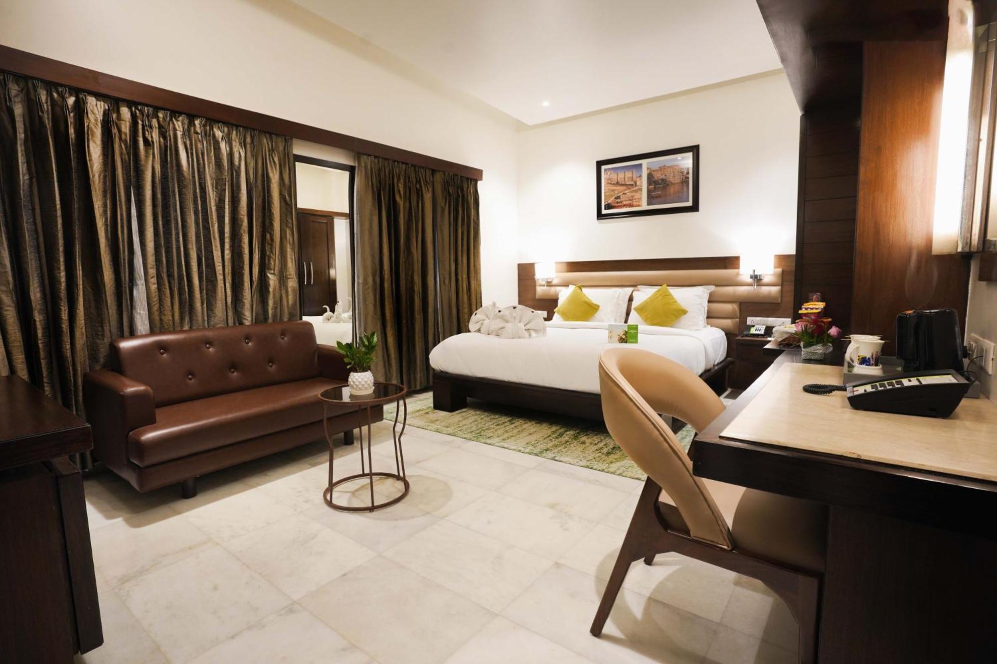 Leisure Inn Grand Chanakya Dźajpur Zewnętrze zdjęcie